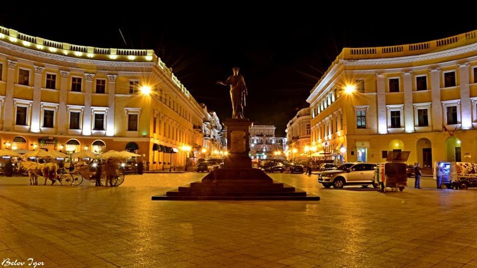 Красивая Квартира В Центре Одессы Odessa Exterior foto